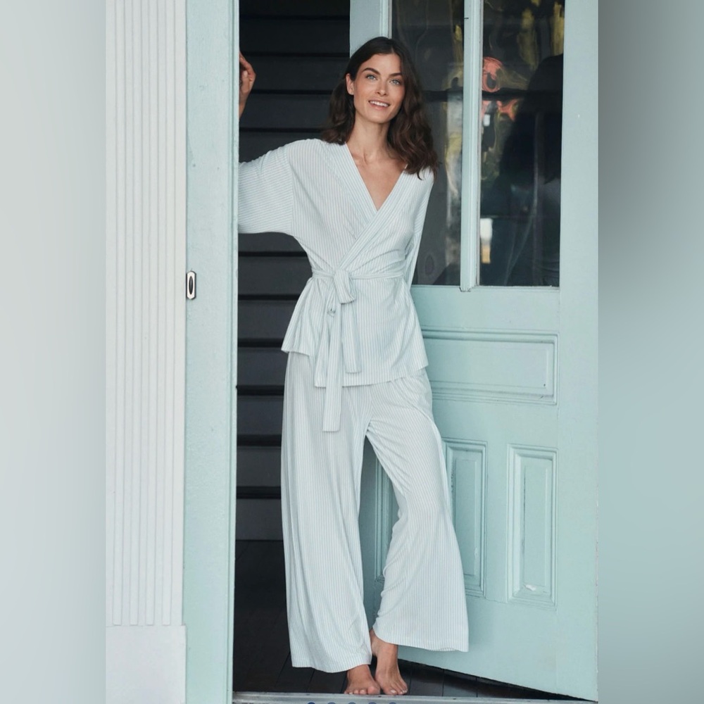 LAKE DreamModal™ Kimono Pajama Set in Fog, size small!